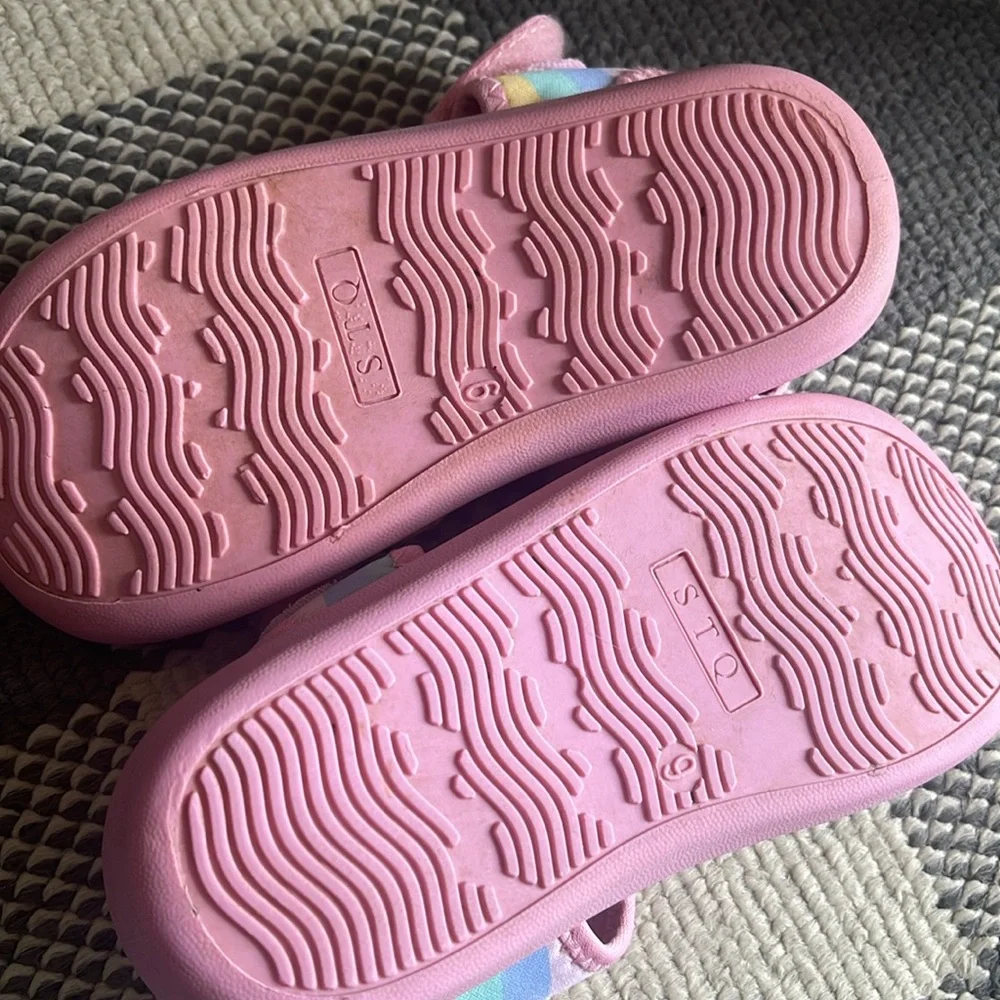 STQ water shoes 9